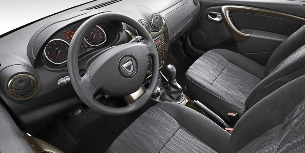 GODE SETER: Interiøret er enkelt. FOTO: Renault GODE SETER: Interiøret er enkelt. FOTO: Renault