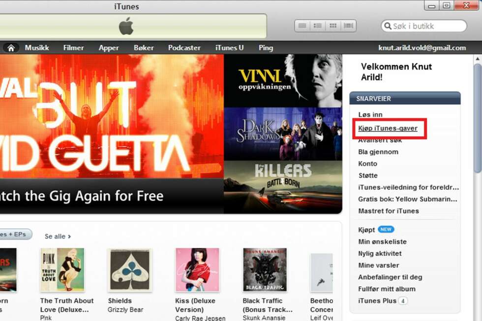 5. Deretter må du kjøpe et gavekort. Den kjappeste metoden er sannsynligvis å kjøpe det fra i Tunes-programvaren for PC eller Mac. Her må du være innlogget med en annen iTunes-konto som er tilknyttet et kredittkort. Gå inn i iTunes Store, og velg lenken for «Kjøp iTunes-gaver» i høyremargen. Alternativt kan du gå i en elektrobutikk eller kiosk og kjøpe et fysisk gavekort. 5. Deretter må du kjøpe et gavekort. Den kjappeste metoden er sannsynligvis å kjøpe det fra i Tunes-programvaren for PC eller Mac. Her må du være innlogget med en annen iTunes-konto som er tilknyttet et kredittkort. Gå inn i iTunes Store, og velg lenken for «Kjøp iTunes-gaver» i høyremargen. Alternativt kan du gå i en elektrobutikk eller kiosk og kjøpe et fysisk gavekort.
