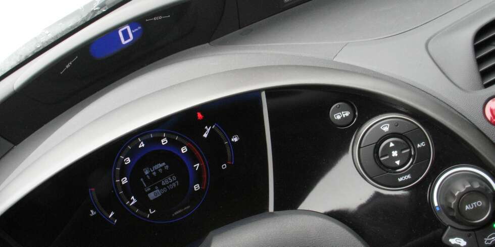 BRUKTBIL: Flere nylanseringer av kjente modeller i år, betyr gode muligheten gunstige kjøp i bruktmarkedet. Våger du å gå litt utenom mainstream hva gjelder design, er Honda Civic (bildet) et godt bruktkjøp. BRUKTBIL: Flere nylanseringer av kjente modeller i år, betyr gode muligheten gunstige kjøp i bruktmarkedet. Våger du å gå litt utenom mainstream hva gjelder design, er Honda Civic (bildet) et godt bruktkjøp.