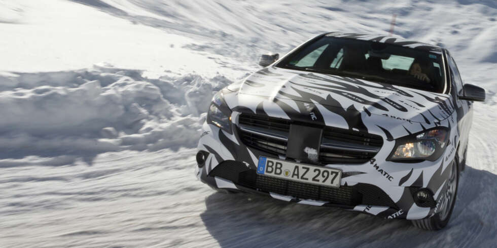 VIKTIG: Sammen med nye E-klasse og S-klasse, er CLA Mercedes' viktigste nyhet neste år. FOTO: Daimler VIKTIG: Sammen med nye E-klasse og S-klasse, er CLA Mercedes' viktigste nyhet neste år. FOTO: Daimler