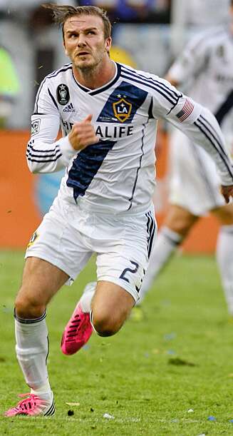 SLUTT PÅ EVENTYRET: David Beckham avsluttet karrieren i LA Galaxy med å vinne MLS-cupen for andre gang. Nå frister det med et nytt Europa-eventyr. SLUTT PÅ EVENTYRET: David Beckham avsluttet karrieren i LA Galaxy med å vinne MLS-cupen for andre gang. Nå frister det med et nytt Europa-eventyr.