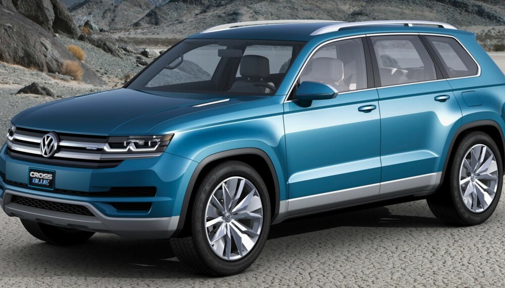 STOR: SUV-konseptet VW CrossBlue er nesten fem meter langt. Innvendig har den løsningene til en flerbruksbil. ALLE FOTO: VW STOR: SUV-konseptet VW CrossBlue er nesten fem meter langt. Innvendig har den løsningene til en flerbruksbil. ALLE FOTO: VW