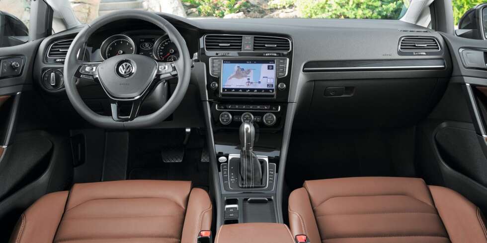 FØRERMILJØ: Kjente takter, men førermiljøet er blitt mer moderne. FOTO: VW FØRERMILJØ: Kjente takter, men førermiljøet er blitt mer moderne. FOTO: VW