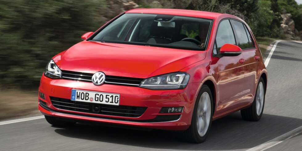 LENGRE: Nye VW Golf er noe større enn forgjengeren, men også lettere. FOTO: VW LENGRE: Nye VW Golf er noe større enn forgjengeren, men også lettere. FOTO: VW