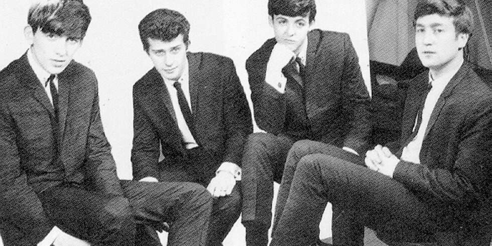 Hæ? Hvem er han duden som er nummer to fra venstre? Jo, det er Pete Best - verdens mest uheldige mann. Hæ? Hvem er han duden som er nummer to fra venstre? Jo, det er Pete Best - verdens mest uheldige mann.
