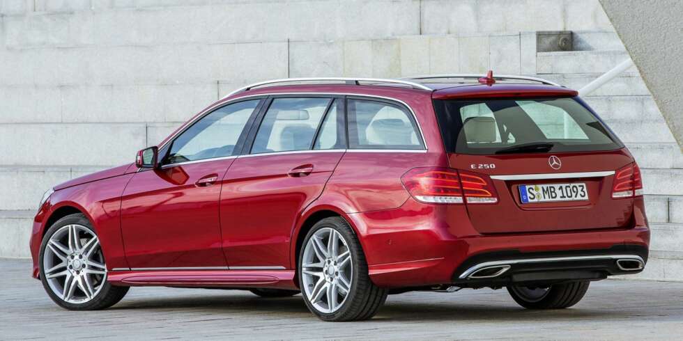 OFFENSIV: Mercedes er på offensiven. Ny E-klasse kommer i år. FOTO: Daimler AG OFFENSIV: Mercedes er på offensiven. Ny E-klasse kommer i år. FOTO: Daimler AG