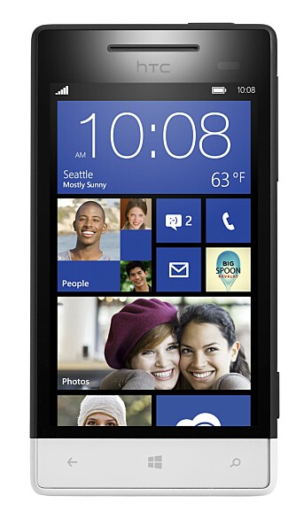 FIRKANTER: Windows Phone 8 grensesnittet består av store firkanter, eller fliser om du vil. Foto: HTC FIRKANTER: Windows Phone 8 grensesnittet består av store firkanter, eller fliser om du vil. Foto: HTC
