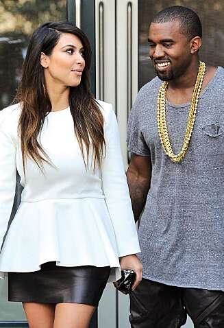 BABYLYKKE: Kim Kardashian venter sitt første barn med Kanye West. BABYLYKKE: Kim Kardashian venter sitt første barn med Kanye West.