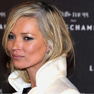 GRÅTT ER HOT: Har Kate Moss omfavnet sine små grå? GRÅTT ER HOT: Har Kate Moss omfavnet sine små grå?