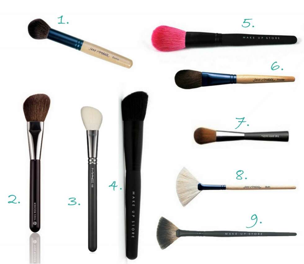 PUDDER OG ROUGE: 1. Dome pensel fra Jane Iredale (kr 360), 2. Rougebørste fra Yves Rocher (kr 119), 3. Large Angled Contour Brush #168 fra MAC (kr 315), 4. Rouge Brush Angle #367 fra Make Up Store (kr 175), 5. POwder Brush Pink #357 fra Make Up Store (kr 235), 6. Chisel Powder Brush fra Jane Iredale (kr 298), 7. Blusher Brush fra The Body Shop (kr 149), 8. White Fan Brush fra Jane Iredale (kr 160), 9. Fan Brush #330 fra Make Up Store (kr 85). PUDDER OG ROUGE: 1. Dome pensel fra Jane Iredale (kr 360), 2. Rougebørste fra Yves Rocher (kr 119), 3. Large Angled Contour Brush #168 fra MAC (kr 315), 4. Rouge Brush Angle #367 fra Make Up Store (kr 175), 5. POwder Brush Pink #357 fra Make Up Store (kr 235), 6. Chisel Powder Brush fra Jane Iredale (kr 298), 7. Blusher Brush fra The Body Shop (kr 149), 8. White Fan Brush fra Jane Iredale (kr 160), 9. Fan Brush #330 fra Make Up Store (kr 85).