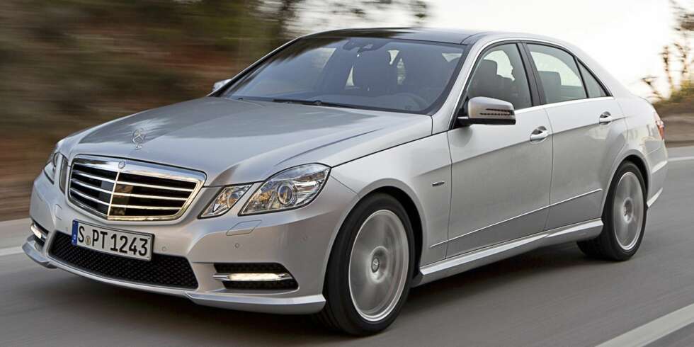 GJERRIG LUKSUS: Et forbruk på 0,42 liter per mil med et CO2-utslipp på 109 g/km er imponerende for en såpass stor bil som E-klasse. Foto: Daimler AG GJERRIG LUKSUS: Et forbruk på 0,42 liter per mil med et CO2-utslipp på 109 g/km er imponerende for en såpass stor bil som E-klasse. Foto: Daimler AG
