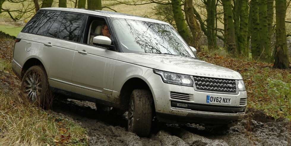 I GJØRMA: Lukusriøse Range Rover tåler grisete forhold. FOTO: Produsent I GJØRMA: Lukusriøse Range Rover tåler grisete forhold. FOTO: Produsent