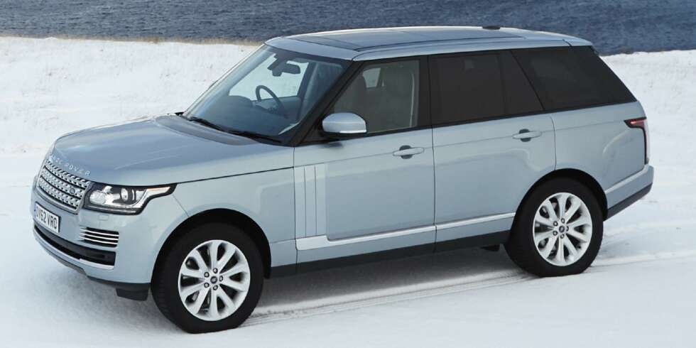 TIL LANDS: Range Rover TDV6 3.0 Diesel tåler de fleste underlag, og koster fra 1 334 950 kroner. FOTO: Produsent TIL LANDS: Range Rover TDV6 3.0 Diesel tåler de fleste underlag, og koster fra 1 334 950 kroner. FOTO: Produsent