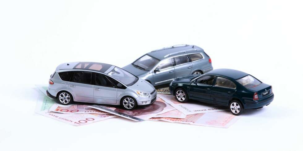 DYRE: Norge har høye bilavgifter og høye bilpriser. Så høye at det rammer både miljø og trafikksikkerhet? FOTO: Egil Nordlien HM Foto DYRE: Norge har høye bilavgifter og høye bilpriser. Så høye at det rammer både miljø og trafikksikkerhet? FOTO: Egil Nordlien HM Foto