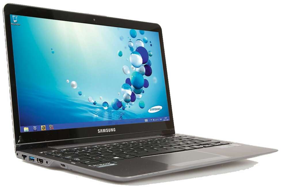 TOUCH: Samsung har gitt 5-Serien en ny berøringsfølsom skjerm slik at du kan bruke Windows 8 mer effektivt. TOUCH: Samsung har gitt 5-Serien en ny berøringsfølsom skjerm slik at du kan bruke Windows 8 mer effektivt.