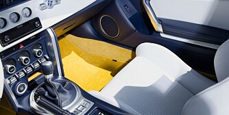 TØFT INTERIØR: Interiørdesignen er ikke akkurat mindre viktig i en biltype der den ligger åpent for all verden. FOTO: Toyota/Paul Bahrson TØFT INTERIØR: Interiørdesignen er ikke akkurat mindre viktig i en biltype der den ligger åpent for all verden. FOTO: Toyota/Paul Bahrson