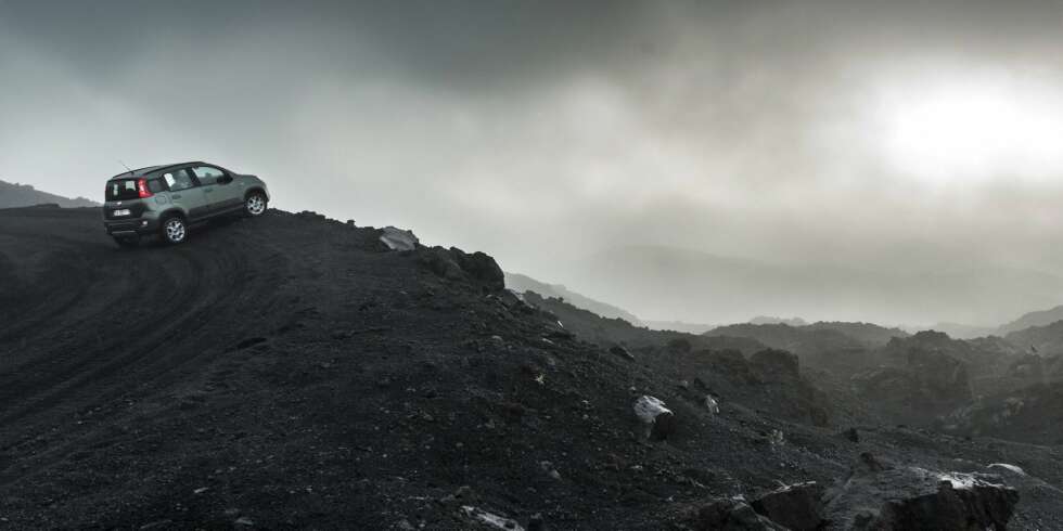 HVOR ER SAURON?: Fiat Panda 4x4 i Mordor. HVOR ER SAURON?: Fiat Panda 4x4 i Mordor.