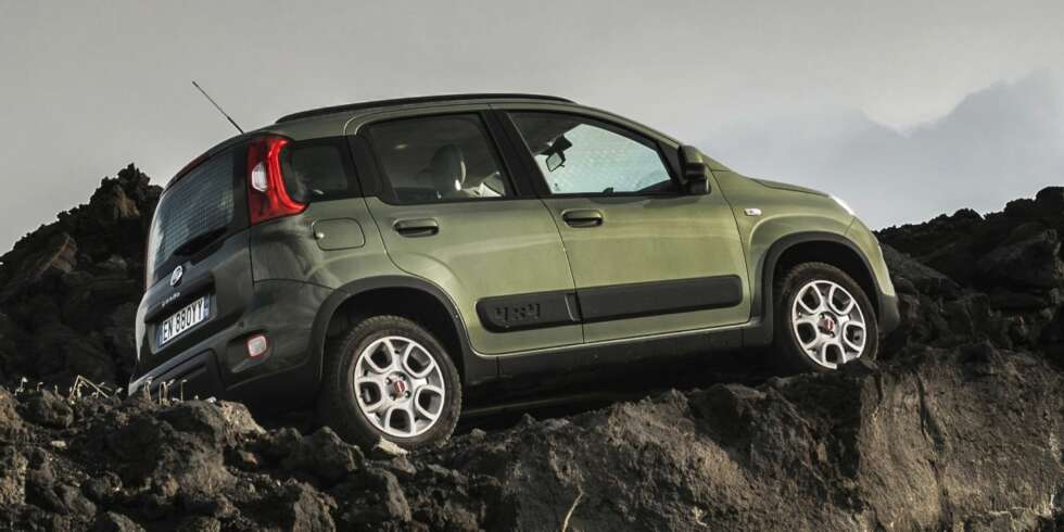 KLATRER: Vi tok nye Fiat Panda 4x4 opp Etna. Den fikk virkelig vist hva som bor i den. ALLE FOTO: Justin Leighton KLATRER: Vi tok nye Fiat Panda 4x4 opp Etna. Den fikk virkelig vist hva som bor i den. ALLE FOTO: Justin Leighton