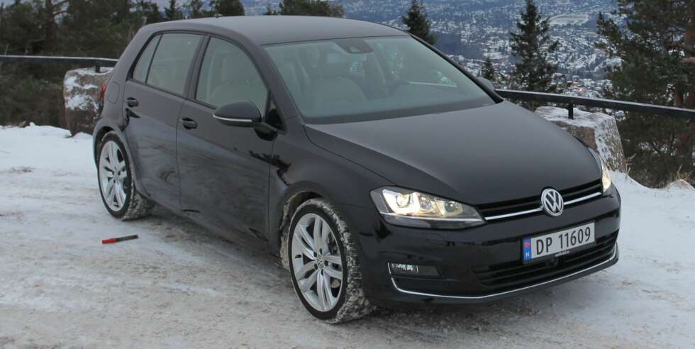 LIK: Den nye VW Golf er seg selv lik, med kompakt grunnriss og stramme, moderne linjer. FOTO: Terje Bjørnsen LIK: Den nye VW Golf er seg selv lik, med kompakt grunnriss og stramme, moderne linjer. FOTO: Terje Bjørnsen