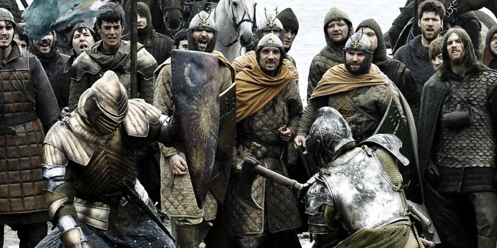 BLODIG KAMP: Den episke HBO®-serien «Game of Thronessm» er
en nervepirrende reise gjennom et slående og uforglemmelig landskap. Dramaserien er basert på den bestselgende bokserien av George R.R. Martin. BLODIG KAMP: Den episke HBO®-serien «Game of Thronessm» er
en nervepirrende reise gjennom et slående og uforglemmelig landskap. Dramaserien er basert på den bestselgende bokserien av George R.R. Martin.