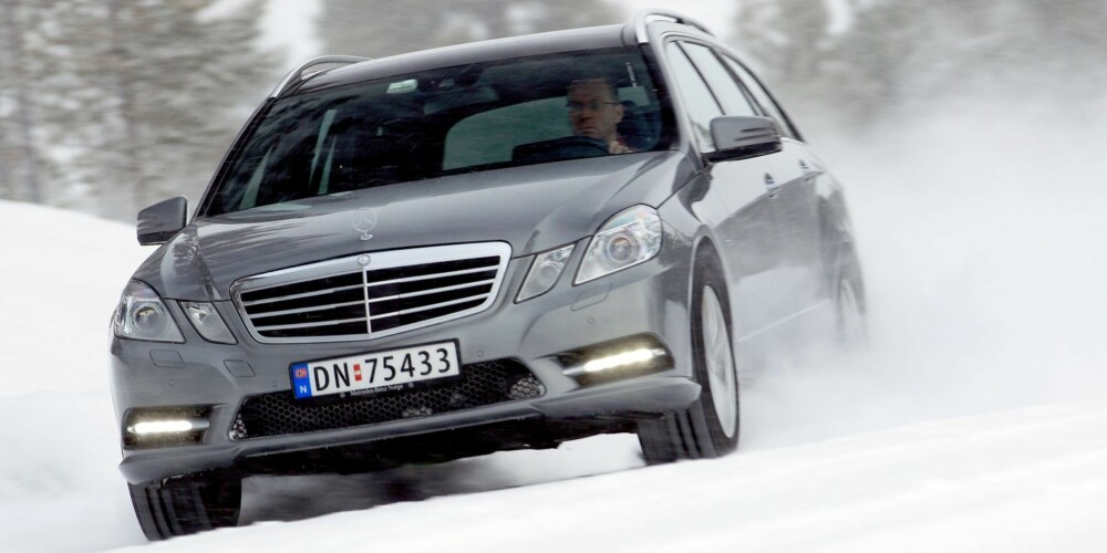 MERCEDES E 250 CDI 4MATIC: Dyr, men har plass, komfort og veigrep i rikt monn. FOTO: Egil Nordlien MERCEDES E 250 CDI 4MATIC: Dyr, men har plass, komfort og veigrep i rikt monn. FOTO: Egil Nordlien