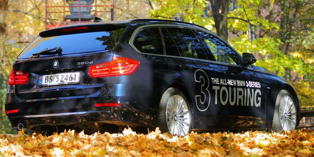 BMW 3-SERIE TOURING: Stasjonsvogn for dem som kjører mer enn de pakker bagasje. Den nye bensintoliteren i 320i er vår favorittmotor, mens 320d har grov lyd. FOTO: Egil Nordlien BMW 3-SERIE TOURING: Stasjonsvogn for dem som kjører mer enn de pakker bagasje. Den nye bensintoliteren i 320i er vår favorittmotor, mens 320d har grov lyd. FOTO: Egil Nordlien
