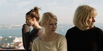Pihla Viitala, Pamela Tola og Laura Birn i «En som deg». Pihla Viitala, Pamela Tola og Laura Birn i «En som deg».