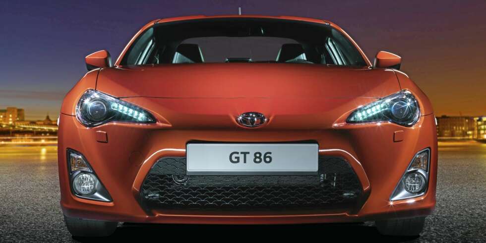 PRIS I NORGE: Toyota har antydet at GT 86 vil koste cirka 450 000 kroner for en godt utstyrt utgave. PRIS I NORGE: Toyota har antydet at GT 86 vil koste cirka 450 000 kroner for en godt utstyrt utgave.
