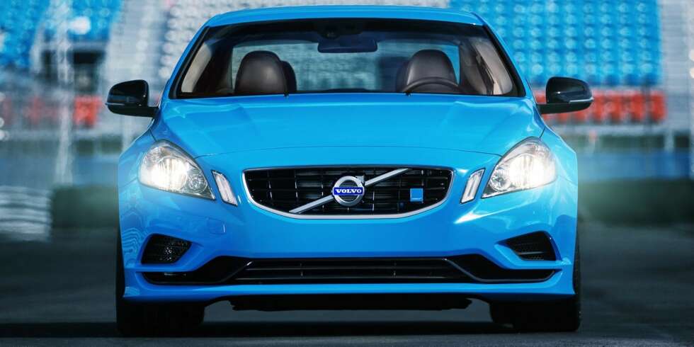 NO GUBBE: Volvo-spesialisten Polestar har frisert S60 fullstendig for alt som finnes av gubbete toner. FOTO: Polestar NO GUBBE: Volvo-spesialisten Polestar har frisert S60 fullstendig for alt som finnes av gubbete toner. FOTO: Polestar