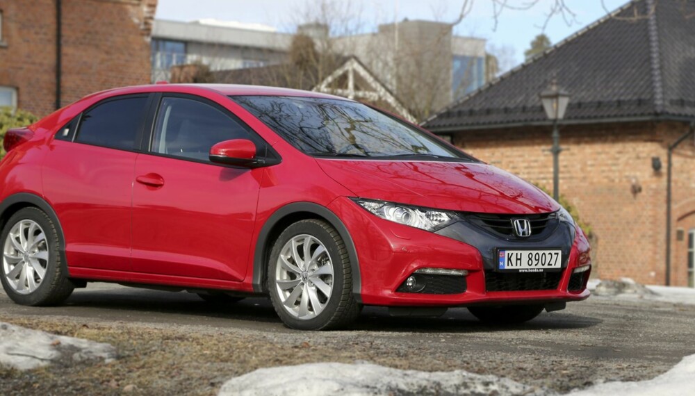 I GOD FORM: Honda Civic 1,6 i-DTEC har fått en moderne dieselmotor. Den kombinerer klassens laveste forbruk med de beste ytelsene. I GOD FORM: Honda Civic 1,6 i-DTEC har fått en moderne dieselmotor. Den kombinerer klassens laveste forbruk med de beste ytelsene.