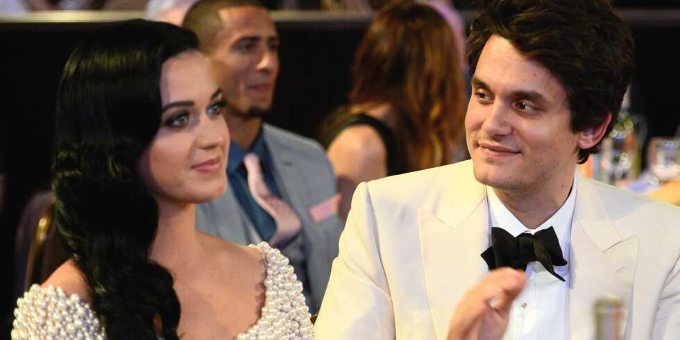 Se - så forelsket: John Mayer kaster et svært så forelsket blikk bort på sin kjære Katy Perry under Grammy-utdelingen tidligere i år. Mazur/WireImage) Se - så forelsket: John Mayer kaster et svært så forelsket blikk bort på sin kjære Katy Perry under Grammy-utdelingen tidligere i år. Mazur/WireImage)
