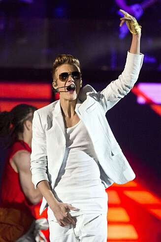 SUPERSTJERNE: Justin Bieber er verdens største popstjerne for øyeblikket, og mange sammenligner 19-åringen med Michael Jackson. SUPERSTJERNE: Justin Bieber er verdens største popstjerne for øyeblikket, og mange sammenligner 19-åringen med Michael Jackson.