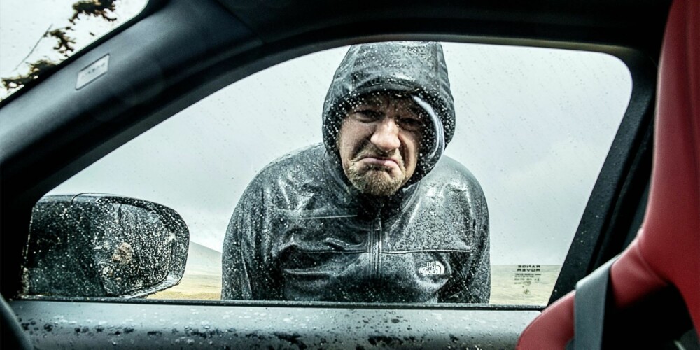 RAINMAN: I Skottland regner det hardt, ofte og uventet. Gore-tex er tingen. Ikke shorts. FOTO: Justin Leighton RAINMAN: I Skottland regner det hardt, ofte og uventet. Gore-tex er tingen. Ikke shorts. FOTO: Justin Leighton