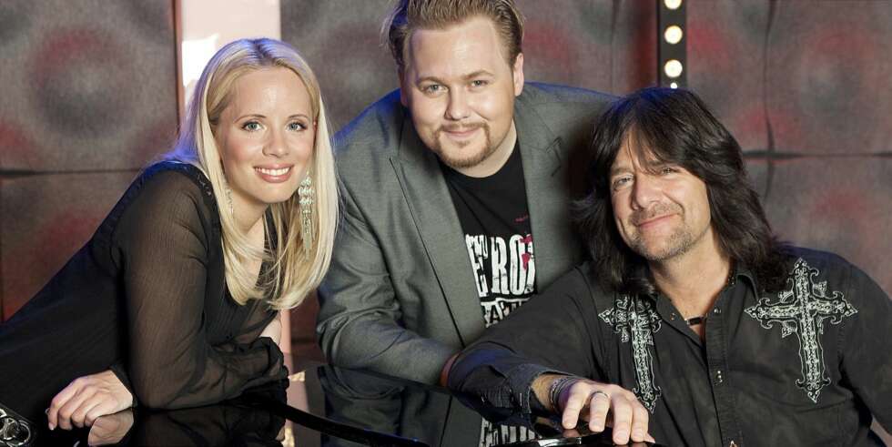 PÅ TURNE: Christine Guldbrandsen er denne uken på turne med Mads Belden (i midten) og Robert Wells. (Foto: Svein Brimi) PÅ TURNE: Christine Guldbrandsen er denne uken på turne med Mads Belden (i midten) og Robert Wells. (Foto: Svein Brimi)