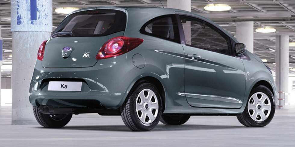 SELGER DÅRLIG: Ford Ka har så langt i år ikke vært noen salgssuksess. Kanskje kan et avslag på 40 000 kromer sette fart i salget. FOTO: Ford SELGER DÅRLIG: Ford Ka har så langt i år ikke vært noen salgssuksess. Kanskje kan et avslag på 40 000 kromer sette fart i salget. FOTO: Ford