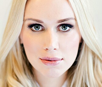 KOSMETISK SYKEPLEIER: Silje Austnes (27) er kosmetisk sykepleier og klinisk spesialist i behandlinger som Restylane og Botox. Kurset og godkjent gjennom Den norske legeforening. Driver bloggen www.siljeaustnes.com. Jobber på Teres Colosseum (tidligere Colossum-klinikken) i Oslo. KOSMETISK SYKEPLEIER: Silje Austnes (27) er kosmetisk sykepleier og klinisk spesialist i behandlinger som Restylane og Botox. Kurset og godkjent gjennom Den norske legeforening. Driver bloggen www.siljeaustnes.com. Jobber på Teres Colosseum (tidligere Colossum-klinikken) i Oslo.