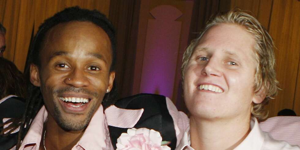 SOM BRØDRE: Tshawe Baqwa og Øyvind «Vinni» Sauvik har vært nære venner i nærmere 20 år. Her fra 2007, da Vinni var til stede for å heie frem kameraten da han deltok i «Skal vi danse». SOM BRØDRE: Tshawe Baqwa og Øyvind «Vinni» Sauvik har vært nære venner i nærmere 20 år. Her fra 2007, da Vinni var til stede for å heie frem kameraten da han deltok i «Skal vi danse».