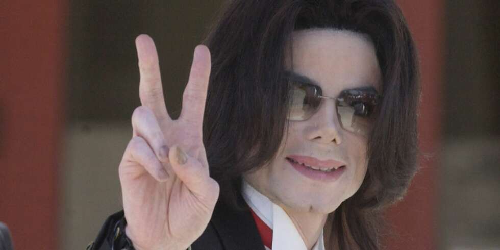 ANKLAGES FOR MISBRUK: Fire år etter sin død anklages Michael Jackson igjen for å ha misbrukt barn. ANKLAGES FOR MISBRUK: Fire år etter sin død anklages Michael Jackson igjen for å ha misbrukt barn.