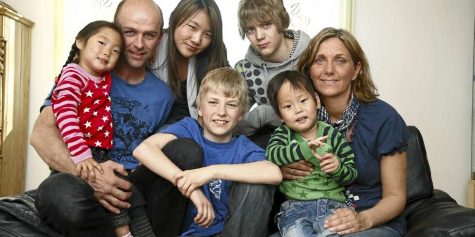 SYV AV ÅTTE: Det er ikke lett å samle alle til familiebilde, men her er et forsøk. Fra venstre: Alvilde, Tormod, Amanda, Vetle, Steffen, Joel og Camilla. Eldstegutten Martin var ikke til stede da bildet ble tatt. SYV AV ÅTTE: Det er ikke lett å samle alle til familiebilde, men her er et forsøk. Fra venstre: Alvilde, Tormod, Amanda, Vetle, Steffen, Joel og Camilla. Eldstegutten Martin var ikke til stede da bildet ble tatt.