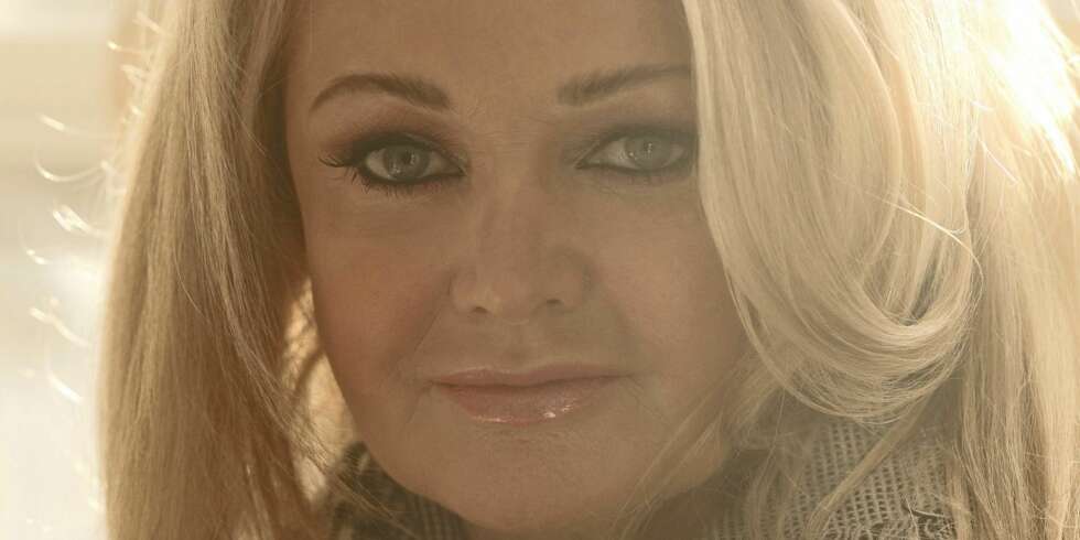 VIL VINNE: Norgesvenn Bonnie Tyler synger for Storbritannia i Eurovision Song Contest. (Foto: BBC) VIL VINNE: Norgesvenn Bonnie Tyler synger for Storbritannia i Eurovision Song Contest. (Foto: BBC)