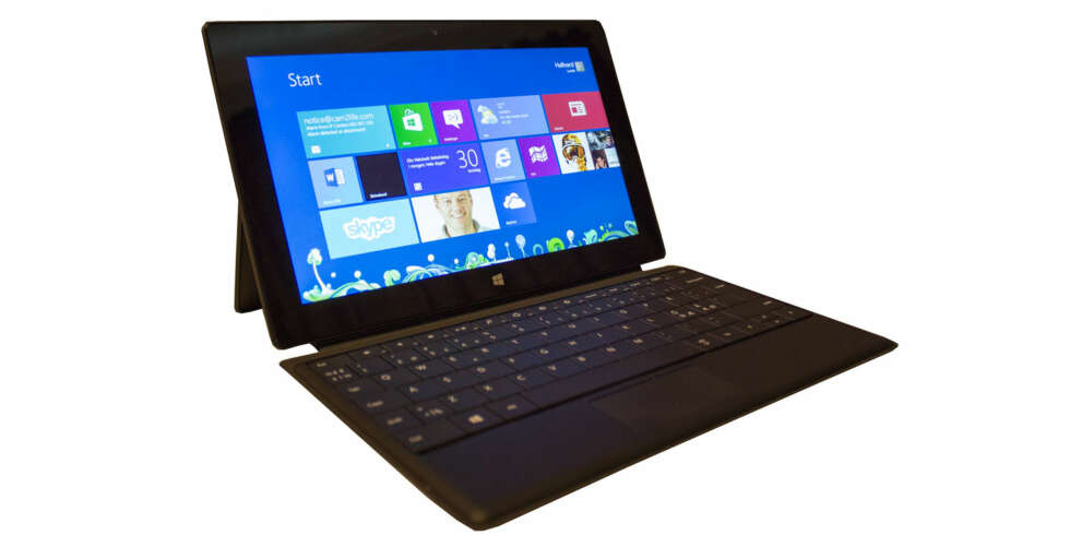BÆRBAR PC: Surface Pro er både en potent bærbar PC og et kraftig nettbrett. BÆRBAR PC: Surface Pro er både en potent bærbar PC og et kraftig nettbrett.