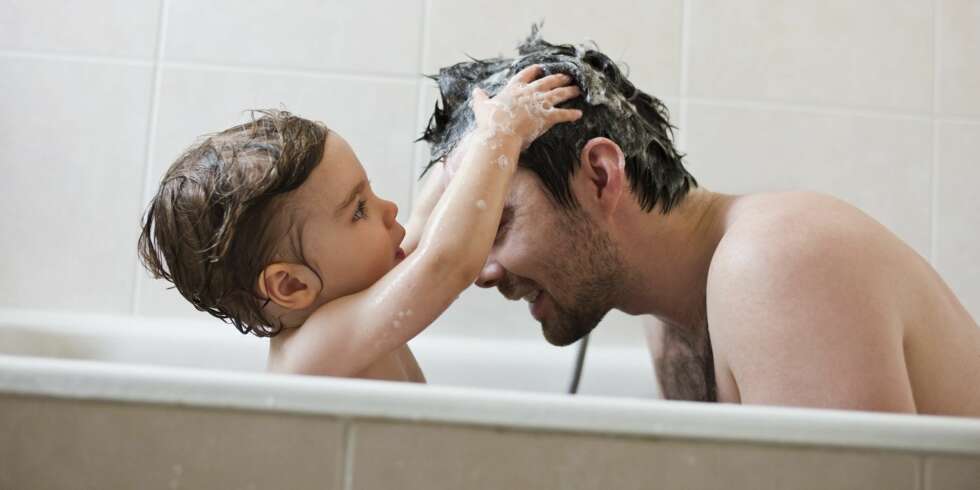 MAMMA- OG PAPPADALTER: Fra før av er barnet vant til å få udelt oppmerksomhet fra foreldrene. At oppmerksomheten må deles med en annen gjør at noen blir mamma- og pappadalter. MAMMA- OG PAPPADALTER: Fra før av er barnet vant til å få udelt oppmerksomhet fra foreldrene. At oppmerksomheten må deles med en annen gjør at noen blir mamma- og pappadalter.