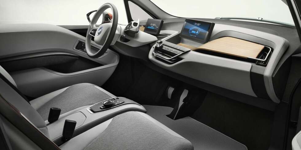 LOUNGE? Kupéen i i3 er luftig og romslig, og skal i følge BMW gi en ""lounge""-følelse. FOTO: BMW LOUNGE? Kupéen i i3 er luftig og romslig, og skal i følge BMW gi en ""lounge""-følelse. FOTO: BMW