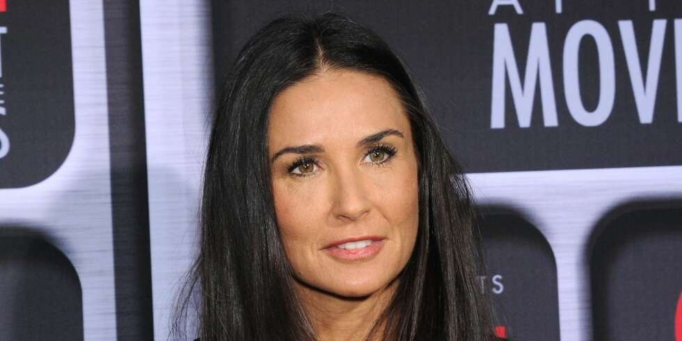BITTER: Demi Moore krever nå 145 millioner kroner av eksmannen Ashton Kutcher. BITTER: Demi Moore krever nå 145 millioner kroner av eksmannen Ashton Kutcher.