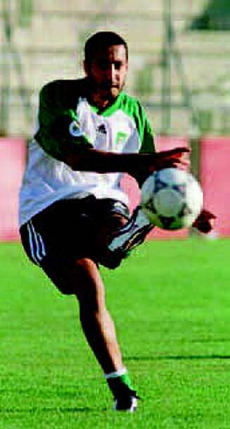 Momar Gaddafis sønn Saadi var president i det libyske fotballforbundet. Momar Gaddafis sønn Saadi var president i det libyske fotballforbundet.