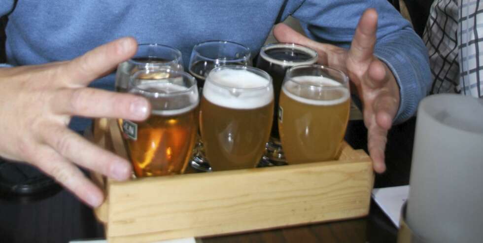 MINI-ØLKASSE: Et sortiment på fem ulike øl laget på Skagen Bryghus gir et godt innblikk i variasjonen og kvaliteten på produktene. MINI-ØLKASSE: Et sortiment på fem ulike øl laget på Skagen Bryghus gir et godt innblikk i variasjonen og kvaliteten på produktene.