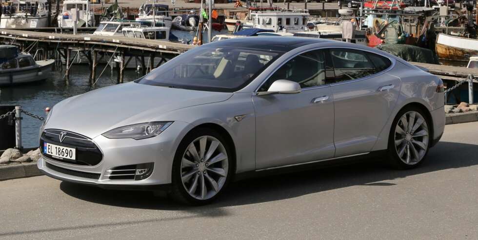 MODEL S: I USA må Tesla tilbakekalle 1228 eksemplarer av Model S på grunn av problemer med festet til baksetet. FOTO: Terje Bjørnsen MODEL S: I USA må Tesla tilbakekalle 1228 eksemplarer av Model S på grunn av problemer med festet til baksetet. FOTO: Terje Bjørnsen