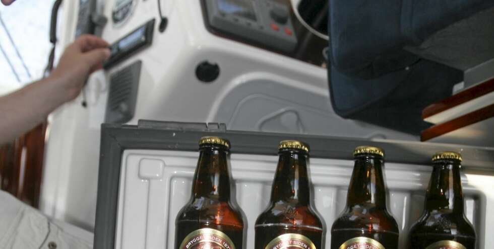 ROLIG: Skal du feire St. Hans med en dram på sjøen må du huske å sjekke om det er andre om bord som kan føre båten til brygga igjen. ROLIG: Skal du feire St. Hans med en dram på sjøen må du huske å sjekke om det er andre om bord som kan føre båten til brygga igjen.