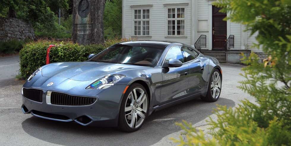 DANSK: Henrik Fiskers vei fra pappas Saab 95 til Henrik Fiskers egen bil har også vært lang og spennende, og krydret med designtriumfer som BMW Z8, Aston Martin DB9 og V8 Vantage. DANSK: Henrik Fiskers vei fra pappas Saab 95 til Henrik Fiskers egen bil har også vært lang og spennende, og krydret med designtriumfer som BMW Z8, Aston Martin DB9 og V8 Vantage.