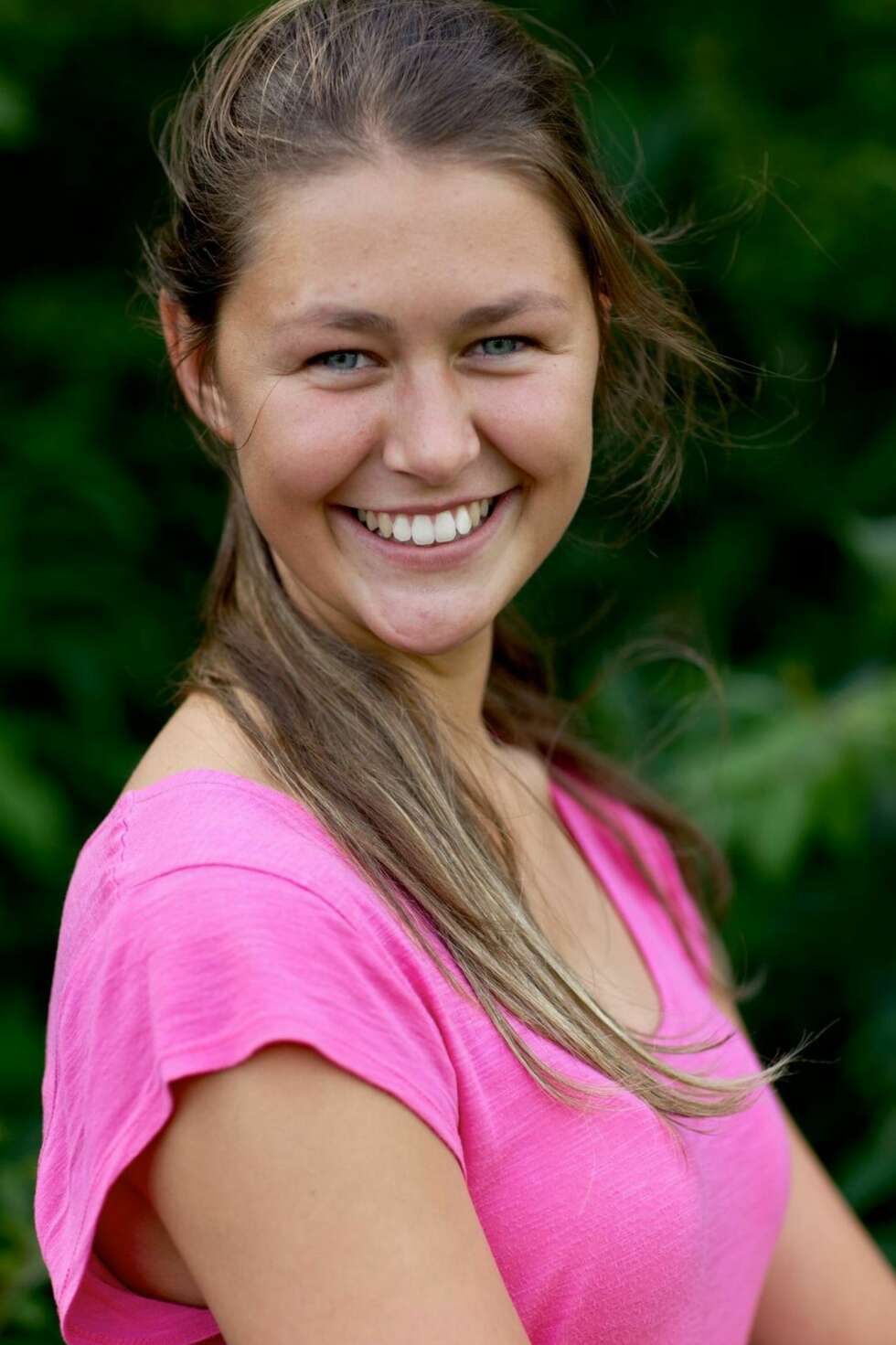 Mari Gjørva: 20 år, fra Geiranger. Butikkmedarbeider. Har kjæreste. Mari Gjørva: 20 år, fra Geiranger. Butikkmedarbeider. Har kjæreste.